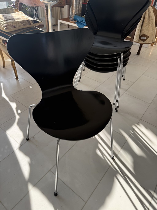 Iconic Fritz Hansen Butterfly Chairs – Design Classics (Set of 6)