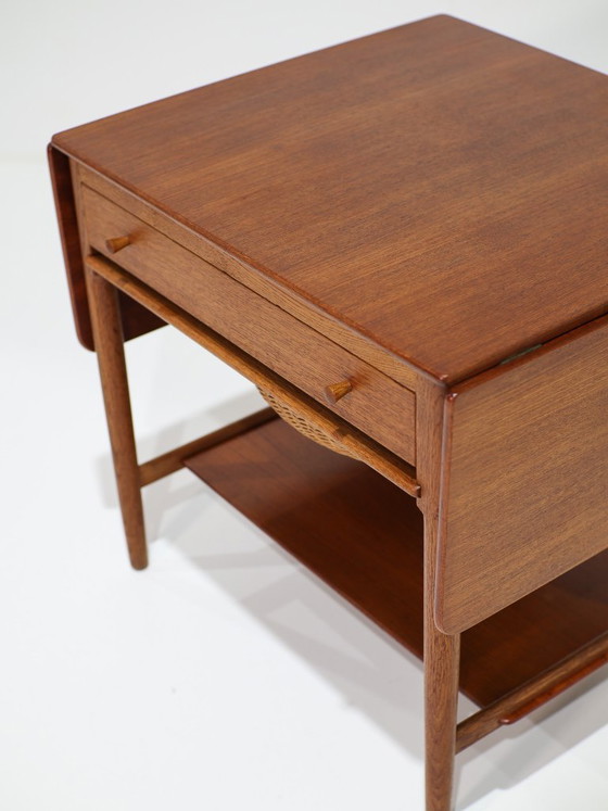 Tavolo da cucito Hans Wegner AT33 Andreas Tuck in teak e rovere, danese, anni '50 – Tavolini, Wood, Vintage (photo 8 of 12)