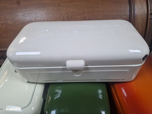 Enamel bread box