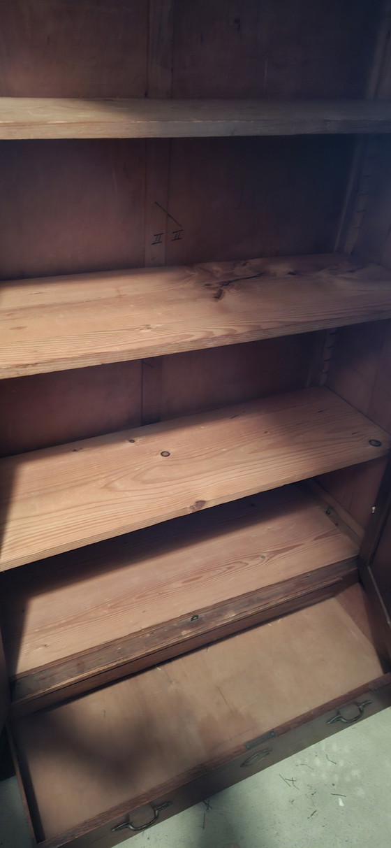 Beautiful Oak Linen Cabinet – Storage cabinet, Wood (photo 5 of 6)