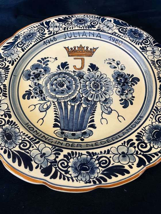 Image 1 of Delft Blauw handgeschilderd limited oplage. Koningin JULIANA der NEDERLANDEN 1948-1980 Royal Delft Blue Hand Painted Exclusive 