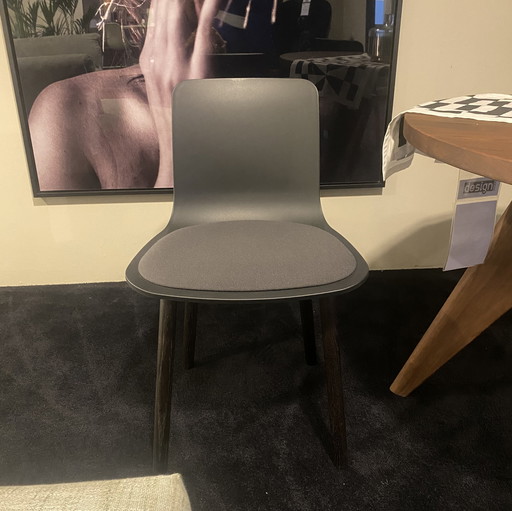 Vitra Hal dining chair
