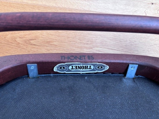 Image 1 of Sedie da caffè THONET 215 P in faggio curvato/mogano e pelle nappa nera