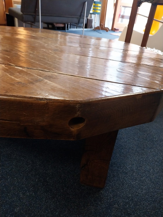 Image 1 of 1 x brutalistischer, schwerer Couchtisch aus Eiche aus den 1970er Jahren