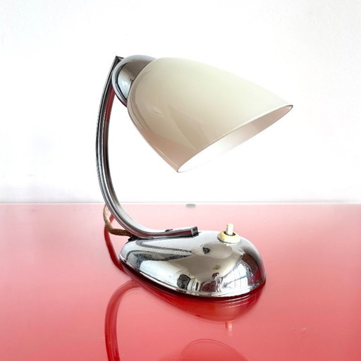 Functionalist table lamp