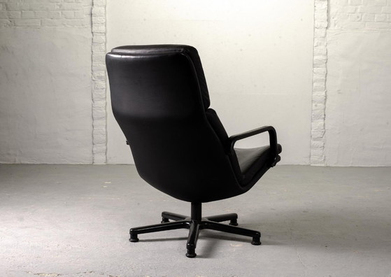 Nederlandse design draaibare loungestoel van zwart leer, F-serie, ontworpen door Geoffrey Harcourt voor (photo 9 of 13)