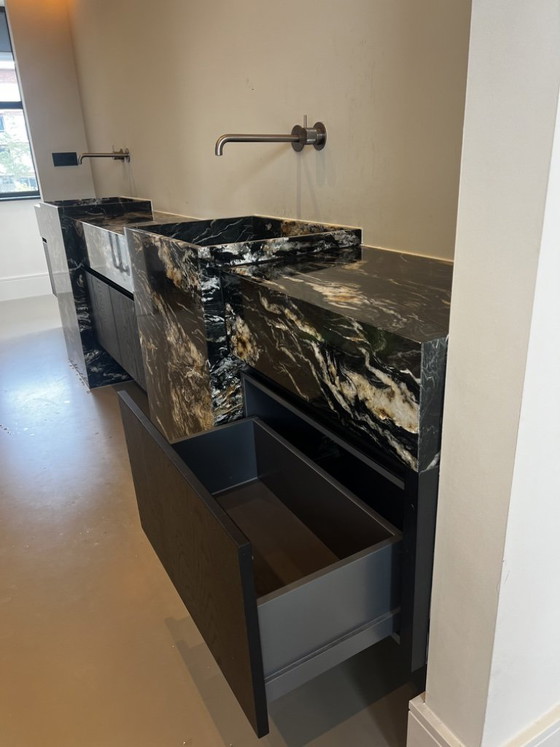 Image 1 of Luxuriöse Badezimmermöbel aus Marmor