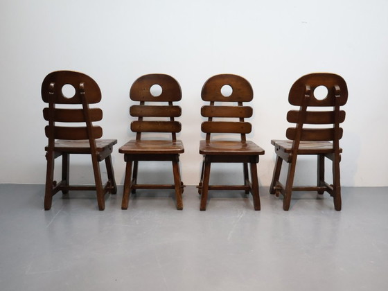 Image 1 of Brutalist fishbobe chairs set van 4 massief eikenhout