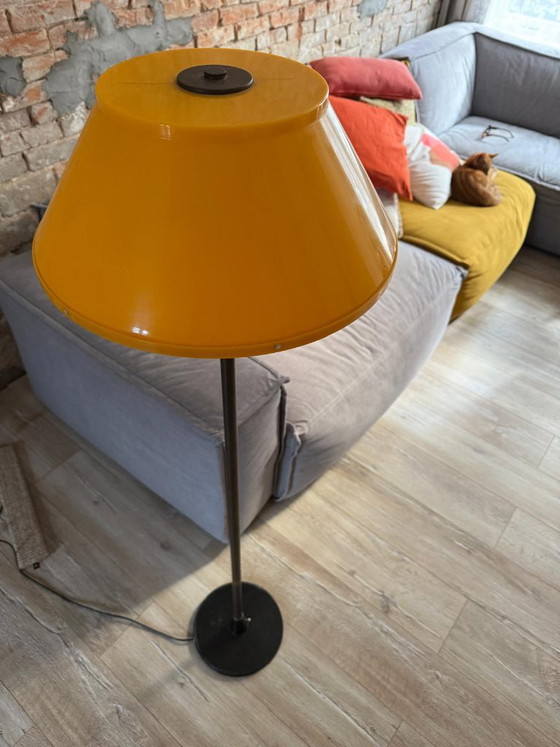 Lampadaire Vintage LYFA Denmark Orange Jaune Space Age – ca. 1960/70 – Metal, Plastic (photo 3 of 9)