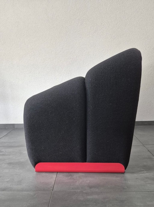 Artifort F598 Groovy M Chair