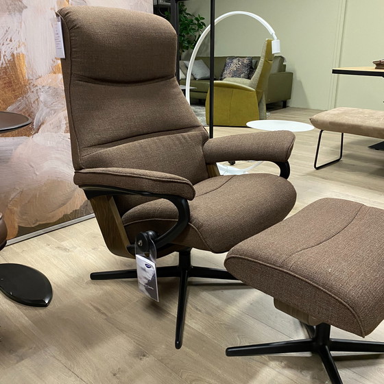 Image 1 of Stressless Philip recliner with ottoman