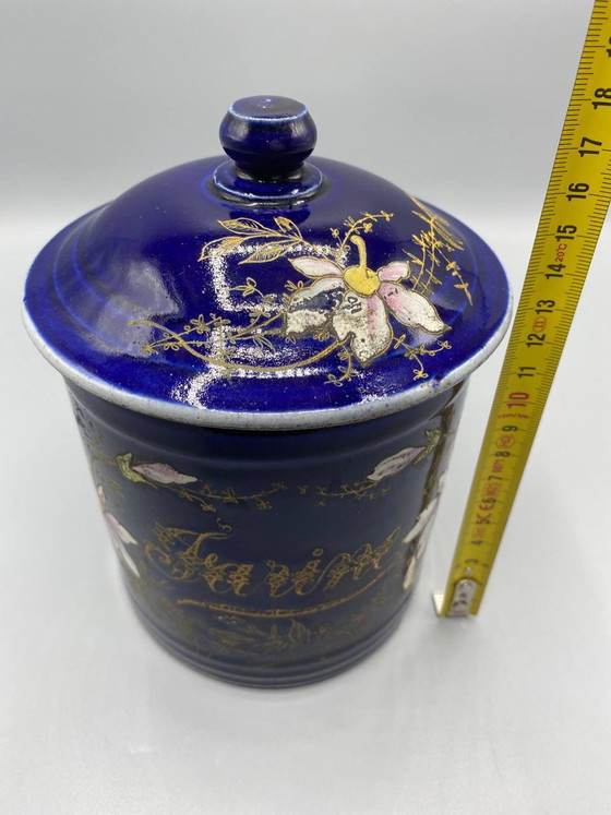 Cobalt Blue Faience Flour Pot with Japanese Floral Decoration – Decorative Objects (photo 4 of 7)