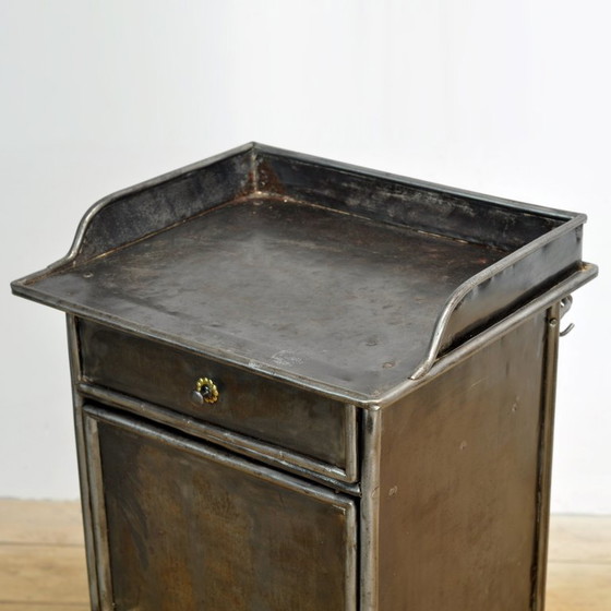 Image 1 of Comodino in ferro, 1910