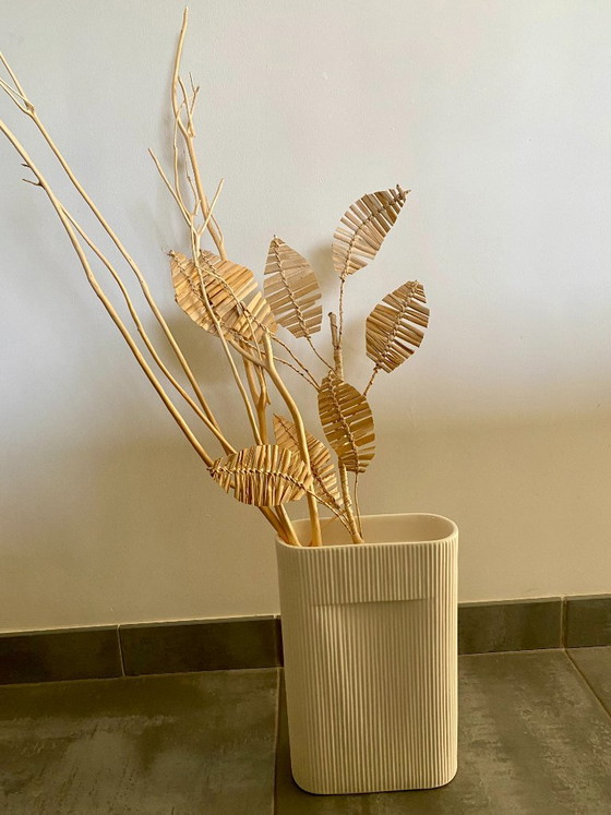 Muuto Ceramic Vase with Sculptural Shape (photo 5 of 8)