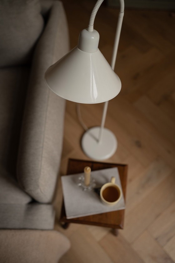 Image 1 of Lampada da terra vintage in metallo bianco