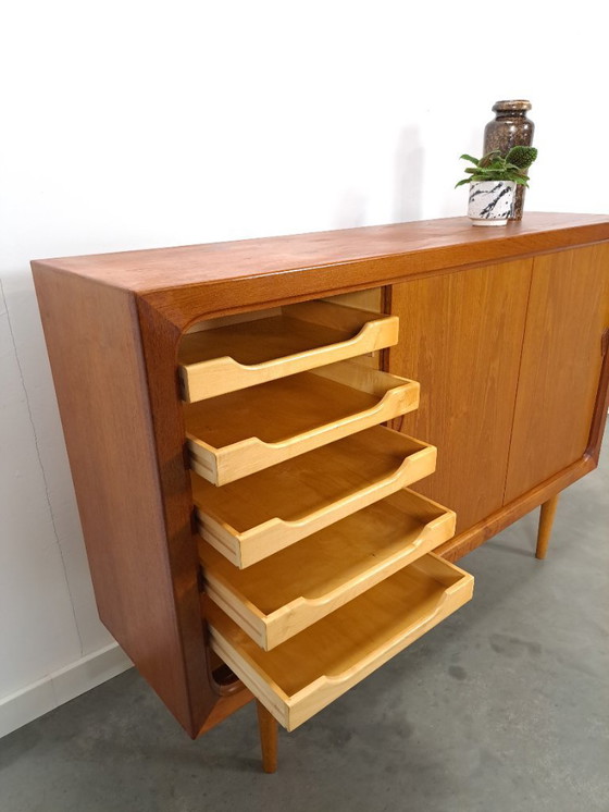 Image 1 of Mid Century Deens teak hoog dressoir