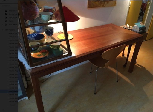 Rozenhouten bureautafel.