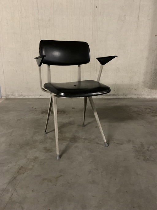 Chaise Original Result, un modèle conçu par Friso Kramer et Wim Rietveld en 1969 – Ahrend, eetkamerstoelen (photo 2 of 12)