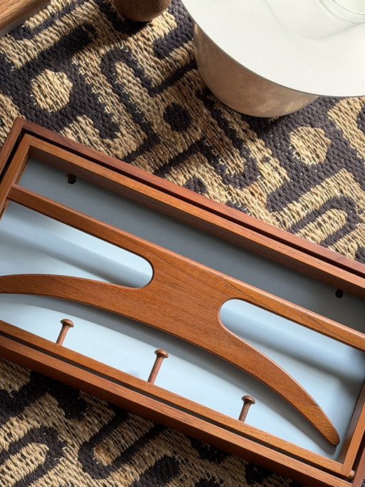 Porte-manteau mural vintage en teck au design danois conçu par Adam Hoff & Poul Østergaard