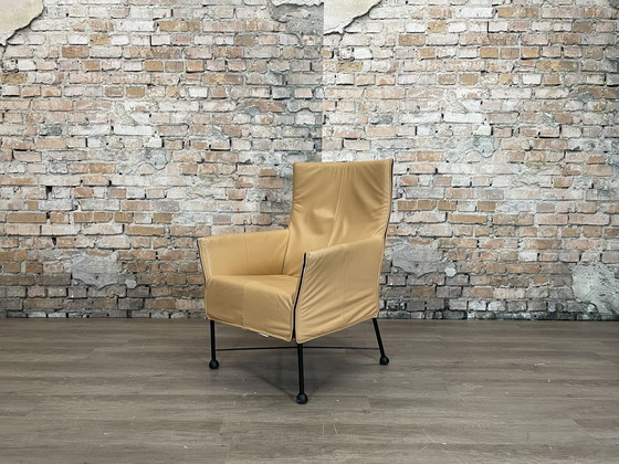 Image 1 of Montis Charly conoció a Hocker