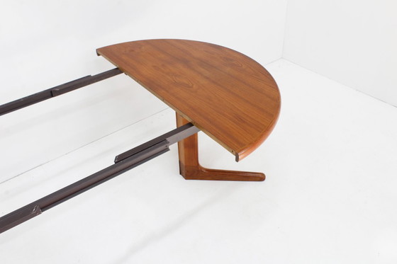 Image 1 of Tavolo da pranzo rotondo allungabile vintage danese in teak degli anni '60.