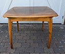 Mesa de comedor extensible de diseño danés.