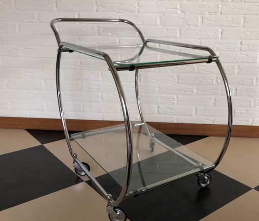 Carrello vintage per servire il tè