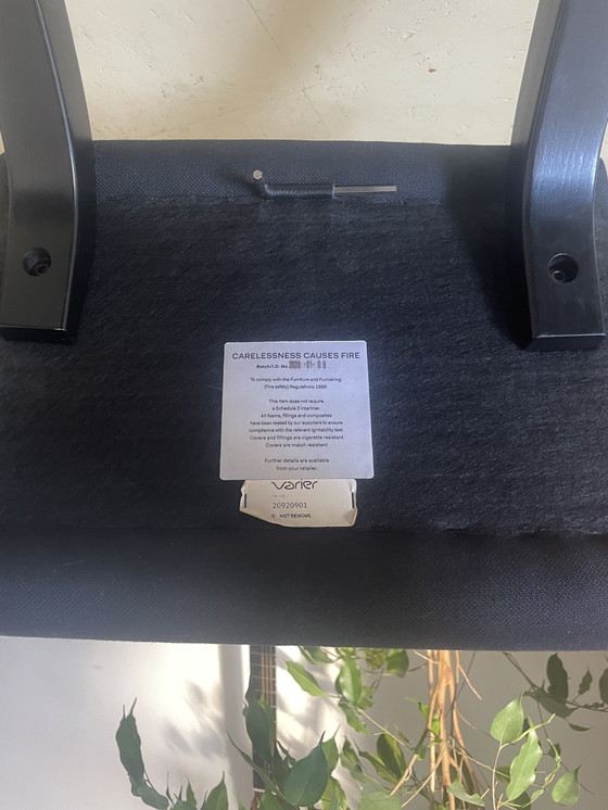 Image 1 of Zwarte Stokke Varier kniestoel