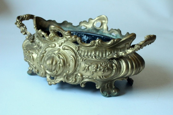 Image 1 of Jardinière Art Nouveau des années 1900, en laiton massif, soudée au feu, pièce artisanale