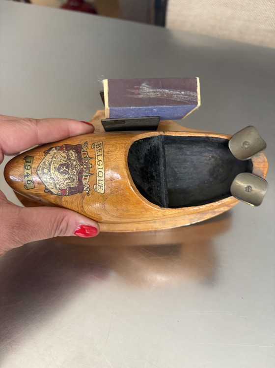 Antiker Aschenbecher-Clog – Dekorative Objekte, Metal, Wood (photo 4 of 4)