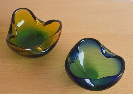 Image 1 of 2X bols en verre de Murano, 1960S