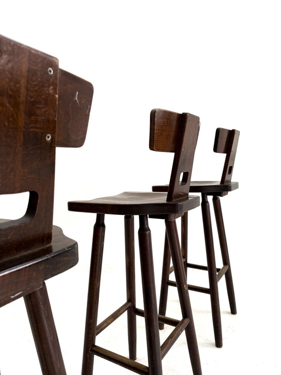 Set aus 3 brutalistischen T-förmigen Barhockern aus den 60er Jahren – Wood (photo 7 of 10)