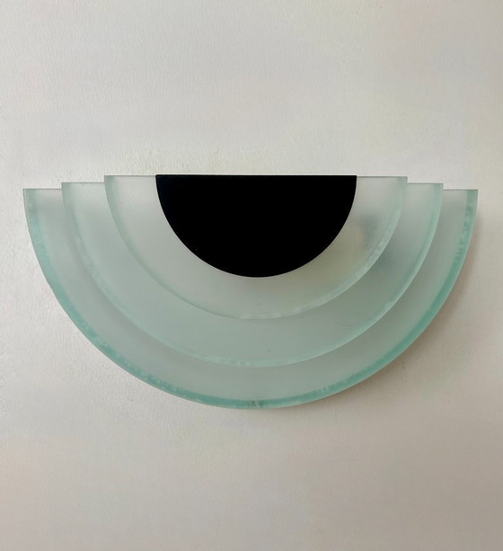 Image 1 of Paire d'appliques vintage, perspex sablé et métal noir, Italie, 1980