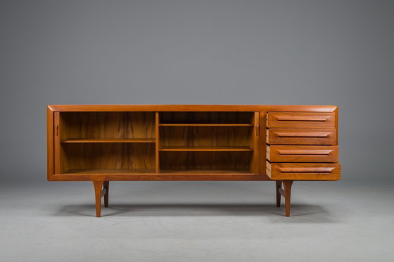 Image 1 of Buffet en teck par Ib Kofod-Larsen pour Faarup Møbelfabrik, 1960s