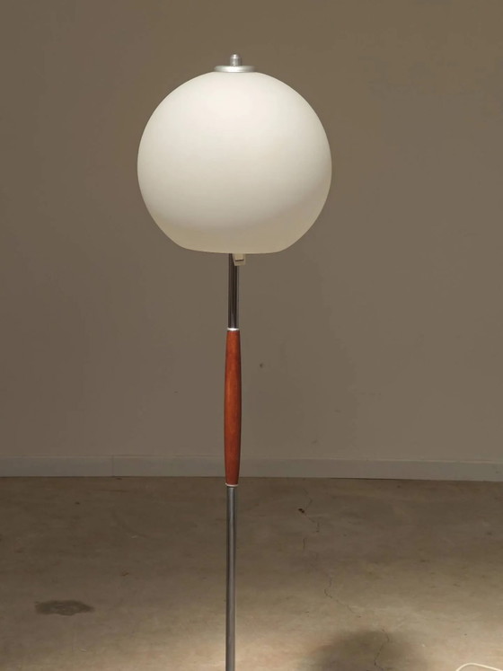 Modernist floor lamp in teak, chrome metal, opaline, Czechoslovakia 60s – Floor lights, Scandinavian (photo 7 of 23)