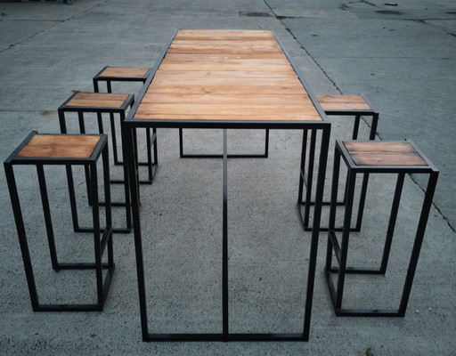 Mesa de bar de diseño con 6 sillas de bar