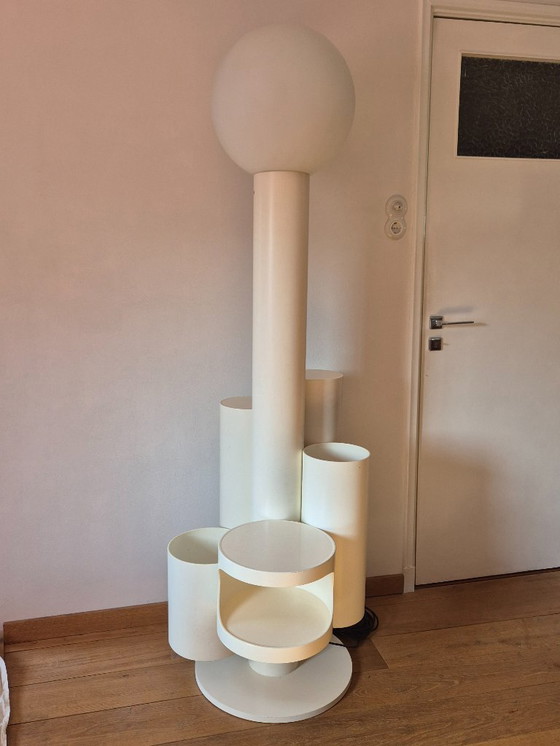 Image 1 of  Gran lámpara de pie con jardinera / mesa auxiliar Close Encounter Christmas Merchant Años 80