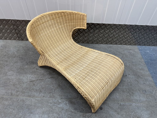 Rotan loungestoel uit de PS collectie van IKEA en ontworpen door Monika Mulder.
