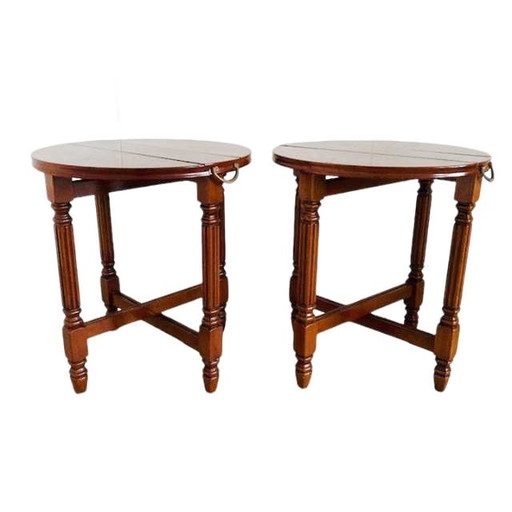 Ensemble de tables d'appoint suspendues de style anglais en bois fruitier laqué 1950