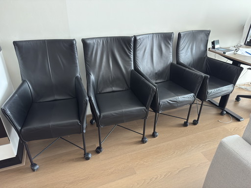 4x Montis Chaplin Schwarzes Leder/Rahmen mit Rollen