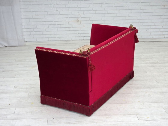 Image 1 of Divano danese "spagnolo" degli anni '70, rivestimento in velluto, gambe in legno di frassino.