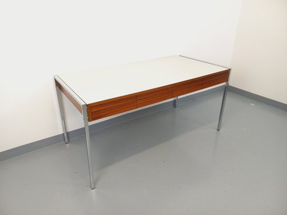 Image 1 of Vintage modernistisch bureau van palissander, melamine en metaal uit de jaren 60 en 70