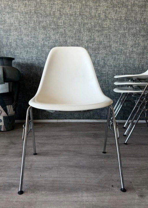 6x Vitra Eames Plastic Side Chairs RE DSS, entworfen von Charles & Ray Eames für Vitra