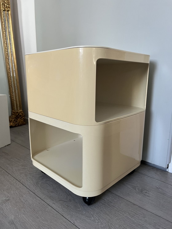 Image 1 of Anna Castelli Kartell Seveerwagen