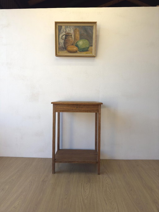 Oude eikenhouten bijzettafel uit de jaren 50.