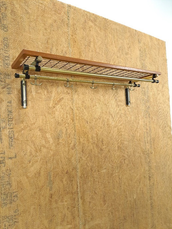 Image 1 of Appendiabiti Habo dalla Svezia in oro con legno di teak, n. 8