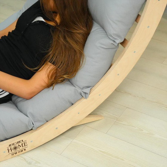 Image 1 of Chaise longue en bois : coussin de chaise longue d'extérieur à bascule pour la sieste au jardin, meubles de terrasse confortable