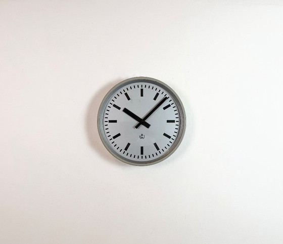 Image 1 of Graue Industriewanduhr von TCW, 1960