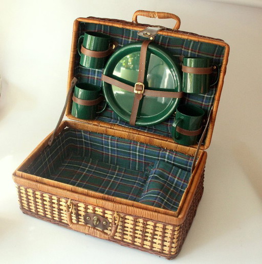 Picnic basket for 4 people with children's picnic basket with accessories as a set - Vintage