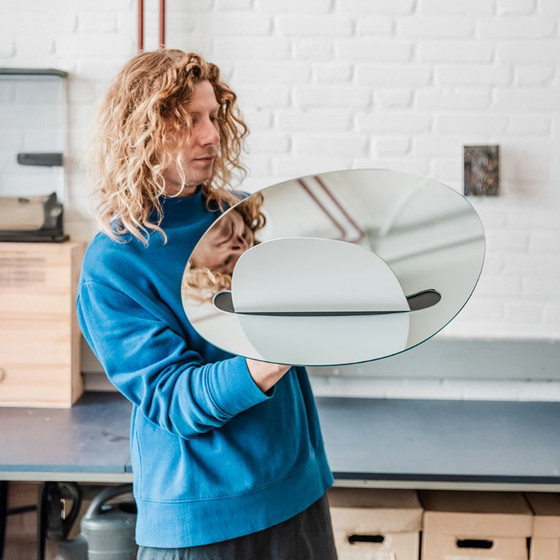 Smiling Specchio Nero / Job van den Berg – Werkwaardig, Vetro, Metallo (photo 3 of 5)